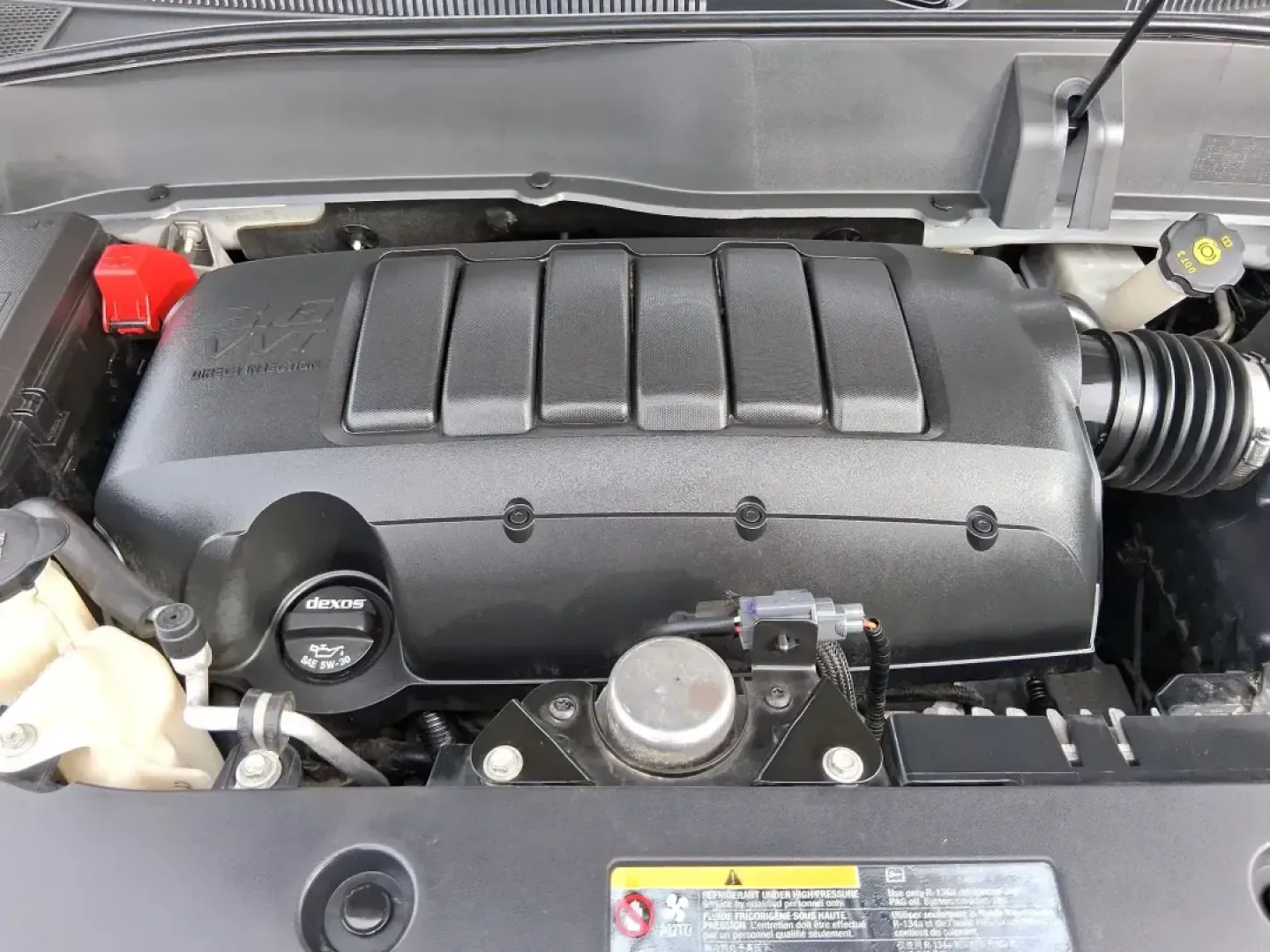 2015 GMC Acadia SLT-1 (1GKKRRKDXFJ) with an 3.6L V-6 gasoline direct injection engine, 6-Speed Automatic transmission, located at 4508 South Dixie Dr, Moraine, OH, 45439, (937) 908-9800, 39.689976, -84.218452 - Need one SUV that can handle school drop-offs, a long commute up I75, and a packed weekend at Carillon Historical Park or a day trip to Caesar Creek? This 2015 GMC Acadia SLT-1 is built for real life in Moraine-roomy, comfortable, and ready for the daily hustle while still feeling upscale for road-t - Photo#11