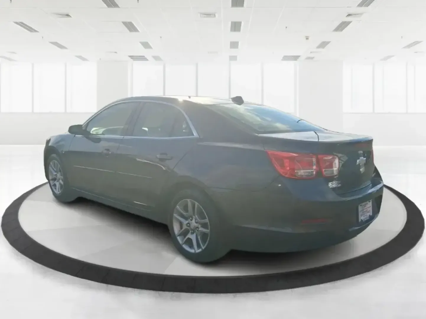 2013 Chevrolet Malibu 1LT (1G11C5SA6DF) with an ECOTEC 2.5L I-4 gasoline direct injection engine, 6-Speed Automatic transmission, located at 1951 S Dayton Lakeview Rd., New Carlisle, OH, 45344, (937) 908-9800, 39.890999, -84.050255 - Need a dependable daily driver that can handle the school run, the I70 commute, and the occasional weekend getaway without draining your budget? This 2013 Chevrolet Malibu 1LT is a smart, comfortable sedan for real-life Ohio driving-easy to park, smooth on longer trips, and efficient enough for ever - Photo#4