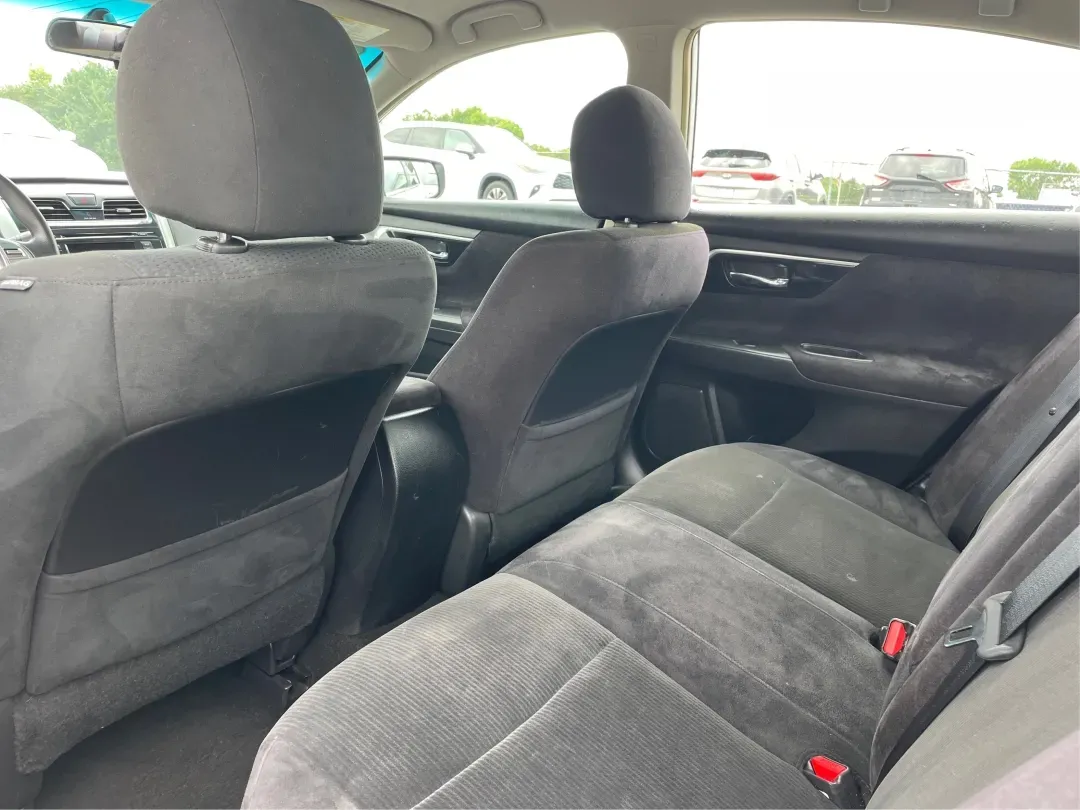 2013 Nissan Altima 2.5 S (1N4AL3APXDC) with an 2.5L I-4 DOHC engine, located at 1230 East Main St, Xenia, OH, 45385, (937) 908-9800, 39.688026, -83.910172 - **Experience the Ultimate Blend of Comfort and Reliability with the 2013 Nissan Altima 2.5 S Perfect for Your Lifestyle!**<br /> <br /> Are you in search of a vehicle that effortlessly balances daily commuting and weekend getaways? Look no further than this stunning 2013 Nissan Altima 2.5 S, now av - Photo#10