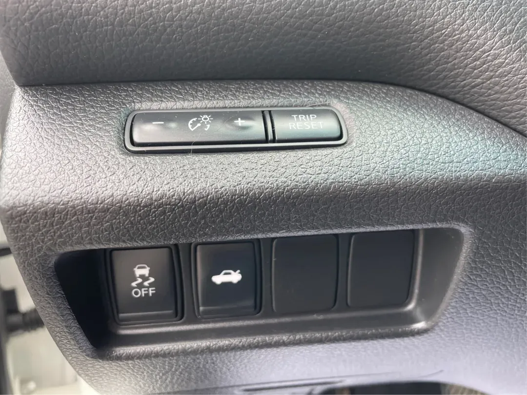 2013 Nissan Altima 2.5 S (1N4AL3APXDC) with an 2.5L I-4 DOHC engine, located at 1230 East Main St, Xenia, OH, 45385, (937) 908-9800, 39.688026, -83.910172 - **Experience the Ultimate Blend of Comfort and Reliability with the 2013 Nissan Altima 2.5 S Perfect for Your Lifestyle!**<br /> <br /> Are you in search of a vehicle that effortlessly balances daily commuting and weekend getaways? Look no further than this stunning 2013 Nissan Altima 2.5 S, now av - Photo#17