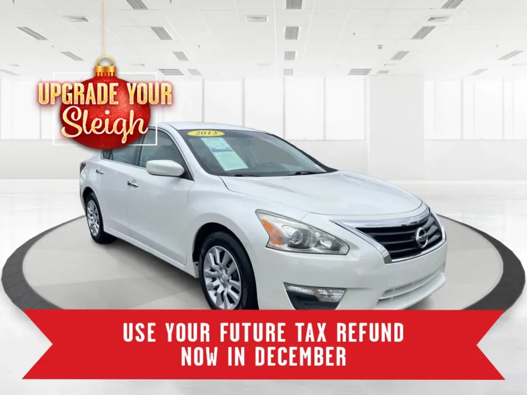 2013 Nissan Altima 2.5 S (1N4AL3APXDC) with an 2.5L I-4 DOHC engine, located at 1230 East Main St, Xenia, OH, 45385, (937) 908-9800, 39.688026, -83.910172 - **Experience the Ultimate Blend of Comfort and Reliability with the 2013 Nissan Altima 2.5 S Perfect for Your Lifestyle!**<br /> <br /> Are you in search of a vehicle that effortlessly balances daily commuting and weekend getaways? Look no further than this stunning 2013 Nissan Altima 2.5 S, now av - Photo#0