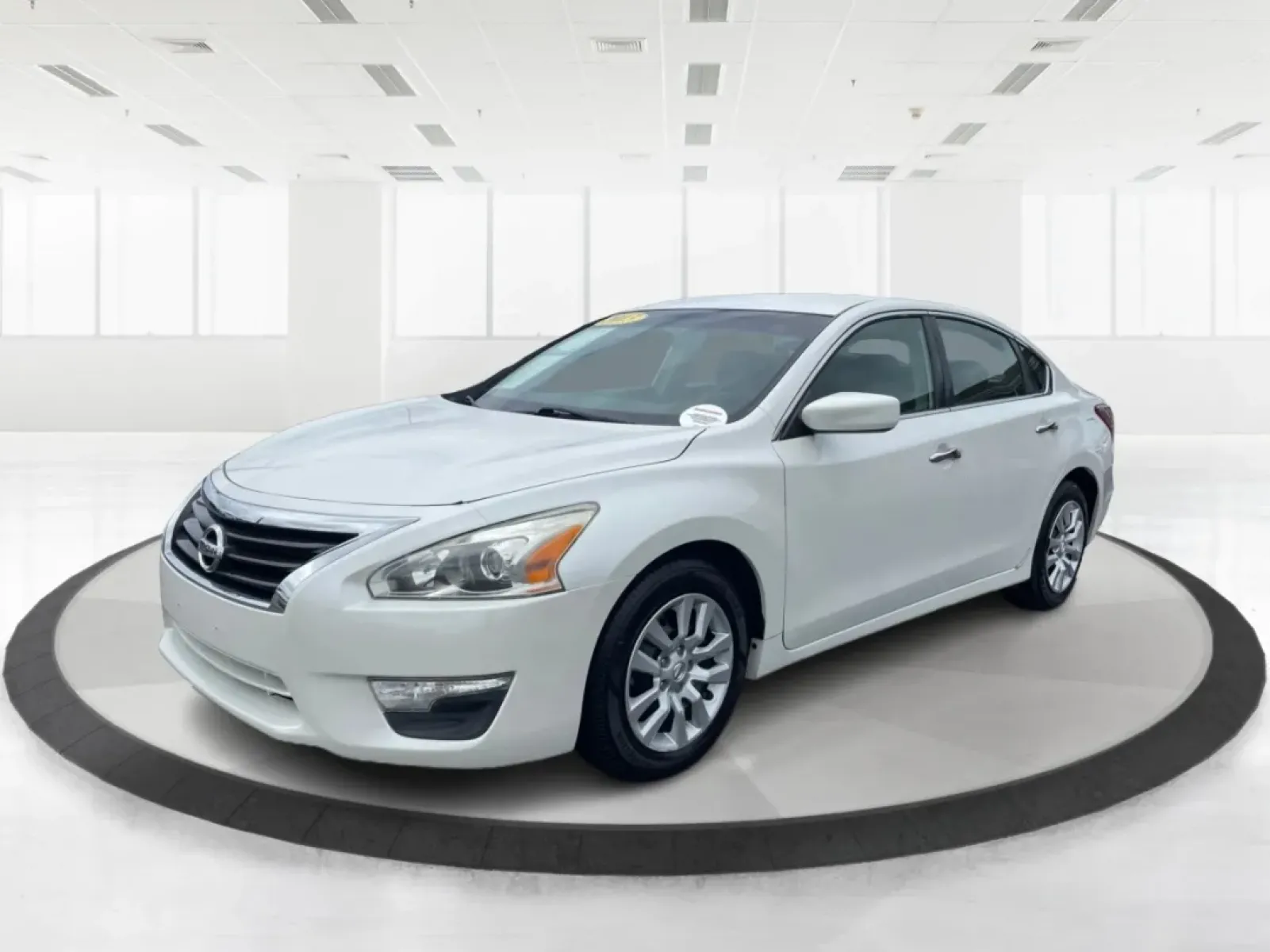 2013 Nissan Altima 2.5 S (1N4AL3APXDC) with an 2.5L I-4 DOHC engine, located at 401 Woodman Dr, Riverside, OH, 45431, (937) 908-9800, 39.760899, -84.123421 - **Experience the Ultimate Blend of Comfort and Reliability with the 2013 Nissan Altima 2.5 S Perfect for Your Lifestyle!**<br /> <br /> Are you in search of a vehicle that effortlessly balances daily commuting and weekend getaways? Look no further than this stunning 2013 Nissan Altima 2.5 S, now av - Photo#8