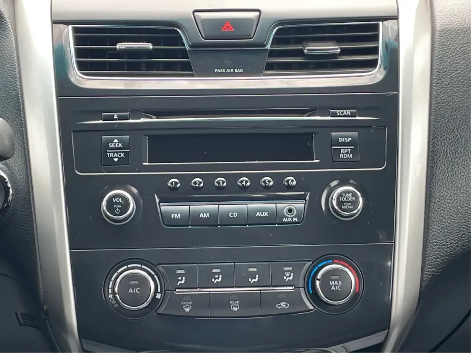 2013 Nissan Altima 2.5 S (1N4AL3APXDC) with an 2.5L I-4 DOHC engine, located at 401 Woodman Dr, Riverside, OH, 45431, (937) 908-9800, 39.760899, -84.123421 - **Experience the Ultimate Blend of Comfort and Reliability with the 2013 Nissan Altima 2.5 S Perfect for Your Lifestyle!**<br /> <br /> Are you in search of a vehicle that effortlessly balances daily commuting and weekend getaways? Look no further than this stunning 2013 Nissan Altima 2.5 S, now av - Photo#13