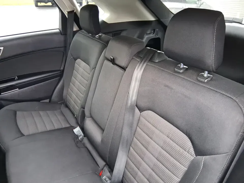 2018 Ford Edge SEL (2FMPK4J95JB) with an 2.0L L4 DOHC 16V engine, 6A transmission, located at 880 E. National Road, Vandalia, OH, 45377, (937) 908-9800, 39.891918, -84.183594 - Load up the family, point the hood toward a weekend getaway, and enjoy the confident, all-weather versatility that makes an SUV the go-to choice in Ohio-this 2018 Ford Edge SEL is built for real life, from school runs and grocery trips to road trips out toward Indian Lake or a day exploring downtown - Photo#10