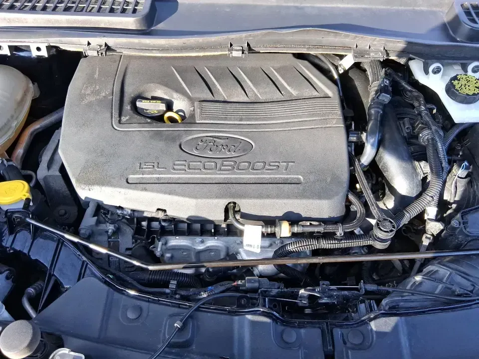 2019 Ford Escape SE (1FMCU0GD6KU) with an 1.5L L4 DOHC 16V engine, 6A transmission, located at 401 Woodman Dr, Riverside, OH, 45431, (937) 908-9800, 39.760899, -84.123421 - Need a dependable SUV for long commutes down I-675, quick school drop-offs, and weekend getaways to Carillon Historical Park or a day at the National Museum of the U.S. Air Force? This 2019 Ford Escape SE in Agate Black Metallic is built for real-life driving in and around Riverside, Ohio-comfortabl - Photo#11