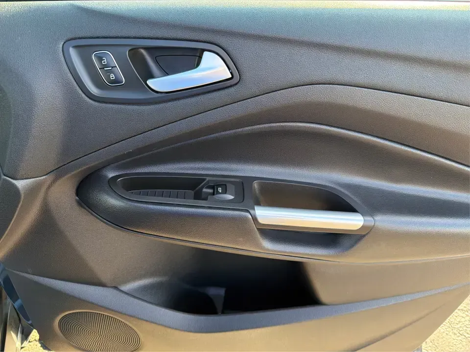 2018 Ford Escape SE 4WD (1FMCU9GD4JU) with an 1.5L L4 DOHC 16V engine, 6A transmission, located at 1951 S Dayton Lakeview Rd., New Carlisle, OH, 45344, (937) 908-9800, 39.890999, -84.050255 - Picture your next Ohio week looking easier: a confident commuter for I-70 runs, a comfortable family hauler for school drop-offs, and a ready-for-any-weather SUV for weekend trips out toward Springfield, Dayton, or a quick getaway to Buck Creek State Park. This 2018 Ford Escape SE 4WD fits that real- Photo#20