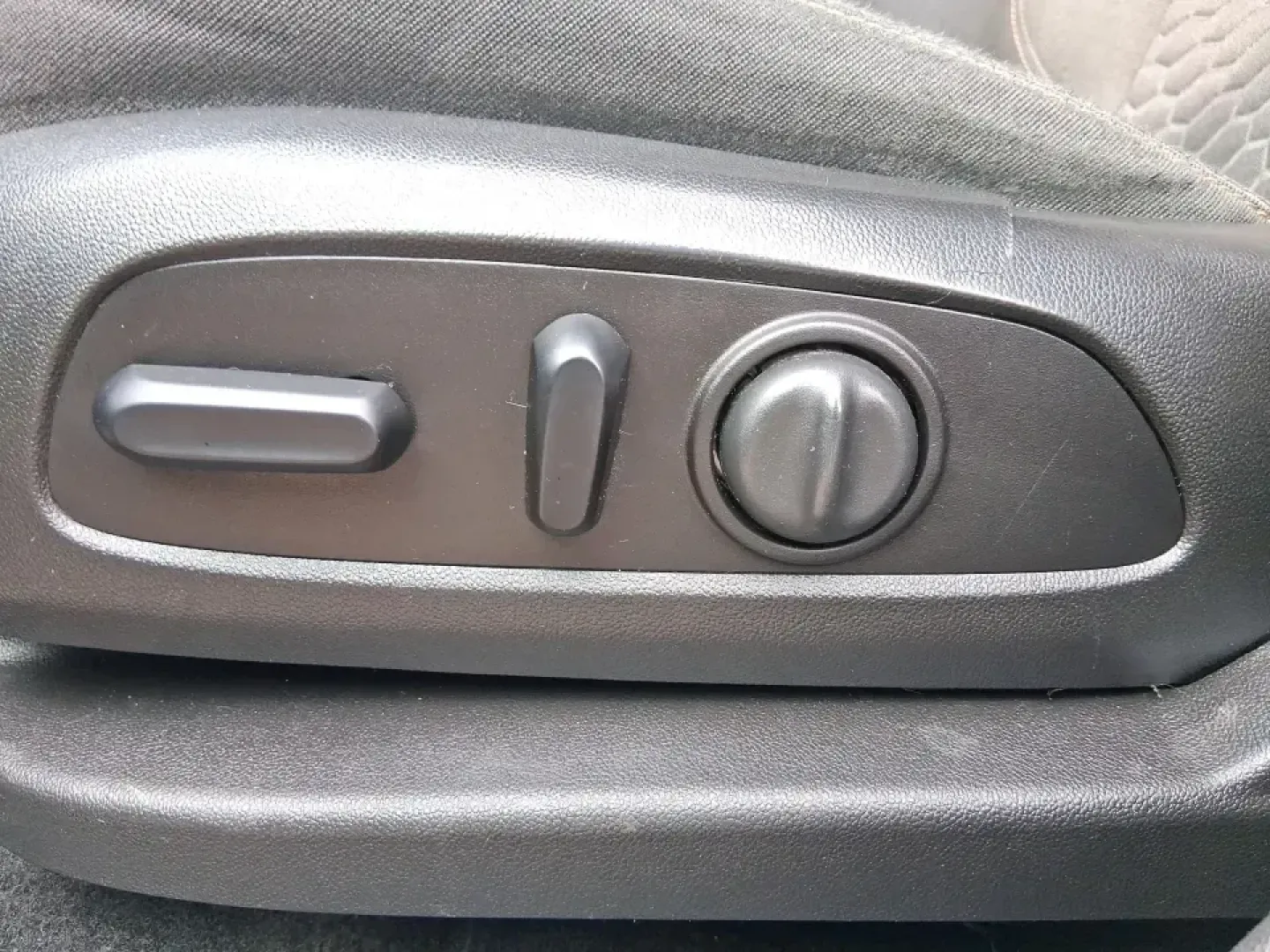 2018 Chevrolet Equinox LT (3GNAXJEV2JS) with an 1.5L I-4 gasoline direct injection engine, 6A transmission, located at 1099 N County Rd 25A , Troy, OH, 45373, (937) 908-9800, 40.057079, -84.212883 - Picture your next week: an easy school drop-off, a comfortable commute down I75, and a weekend road trip to Charleston Falls Preserve-all in one SUV that's sized for real life. This 2018 Chevrolet Equinox LT in head-turning Cajun Red Tintcoat is built for busy families, commuters, and budget-conscio - Photo#18