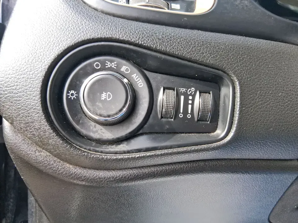 2017 Jeep Renegade Latitude 4x4 (ZACCJBBB3HP) with an 2.4L L4 DOHC 16V engine, 6M transmission, located at 8750 N County Rd 25A, Piqua, OH, 45356, (937) 908-9800, 40.164391, -84.232513 - Weekend adventures don't have to wait for perfect credit. If you want a compact SUV that's easy to park for daily errands, confident in Ohio weather, and ready for a quick getaway to Indian Lake or a scenic drive through Miami County backroads, this **2017 Jeep Renegade Latitude 4x4** is built for r - Photo#17