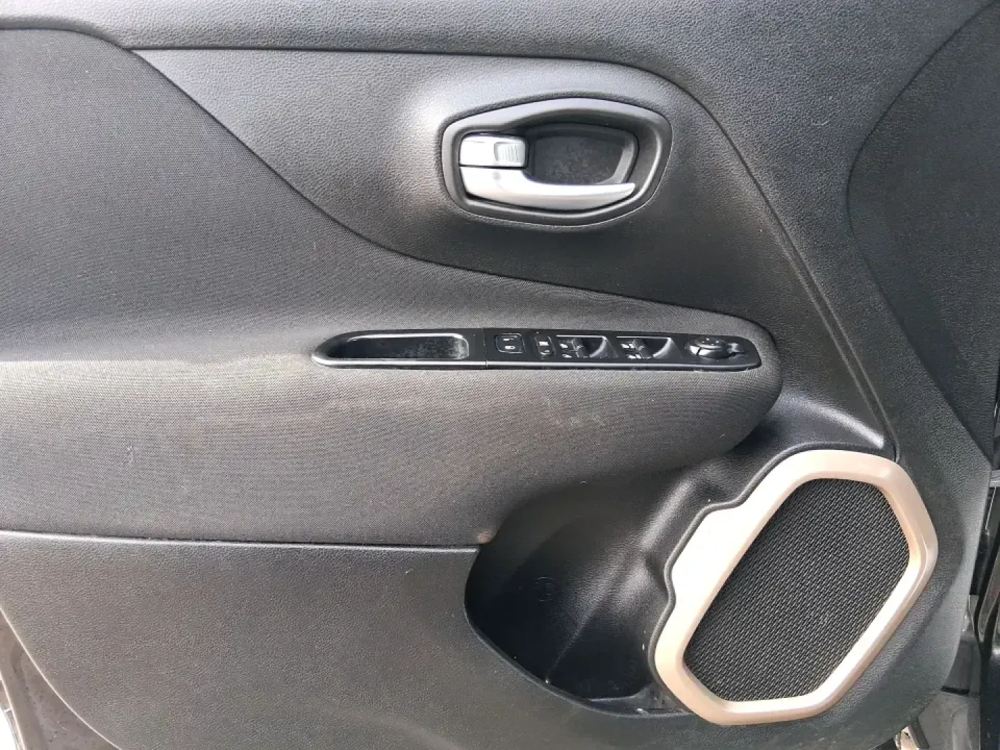 2017 Jeep Renegade Latitude 4x4 (ZACCJBBB3HP) with an 2.4L L4 DOHC 16V engine, 6M transmission, located at 8750 N County Rd 25A, Piqua, OH, 45356, (937) 908-9800, 40.164391, -84.232513 - Weekend adventures don't have to wait for perfect credit. If you want a compact SUV that's easy to park for daily errands, confident in Ohio weather, and ready for a quick getaway to Indian Lake or a scenic drive through Miami County backroads, this **2017 Jeep Renegade Latitude 4x4** is built for r - Photo#18