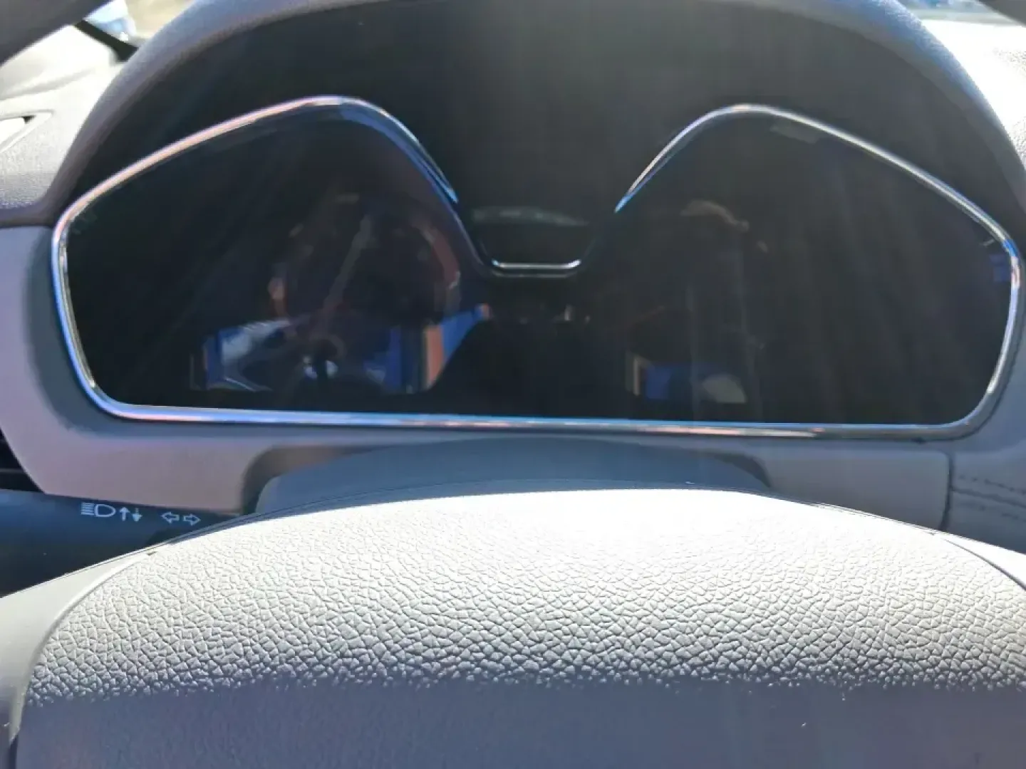 2016 Chevrolet Traverse LS (1GNKRFKDXGJ) with an 3.6L V-6 gasoline direct injection engine, 6A transmission, located at 401 Woodman Dr, Riverside, OH, 45431, (937) 908-9800, 39.760899, -84.123421 - Need one SUV that can handle school drop-offs, long commutes to Dayton, and weekend runs out toward John Bryan State Park without feeling cramped? This 2016 Chevrolet Traverse LS is built for real life-roomy seating for the whole crew, flexible cargo space for strollers or sports gear, and confident - Photo#14